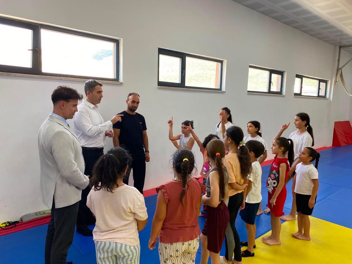 Bucak'ta yaz okullarında 665 gence spor imkanı