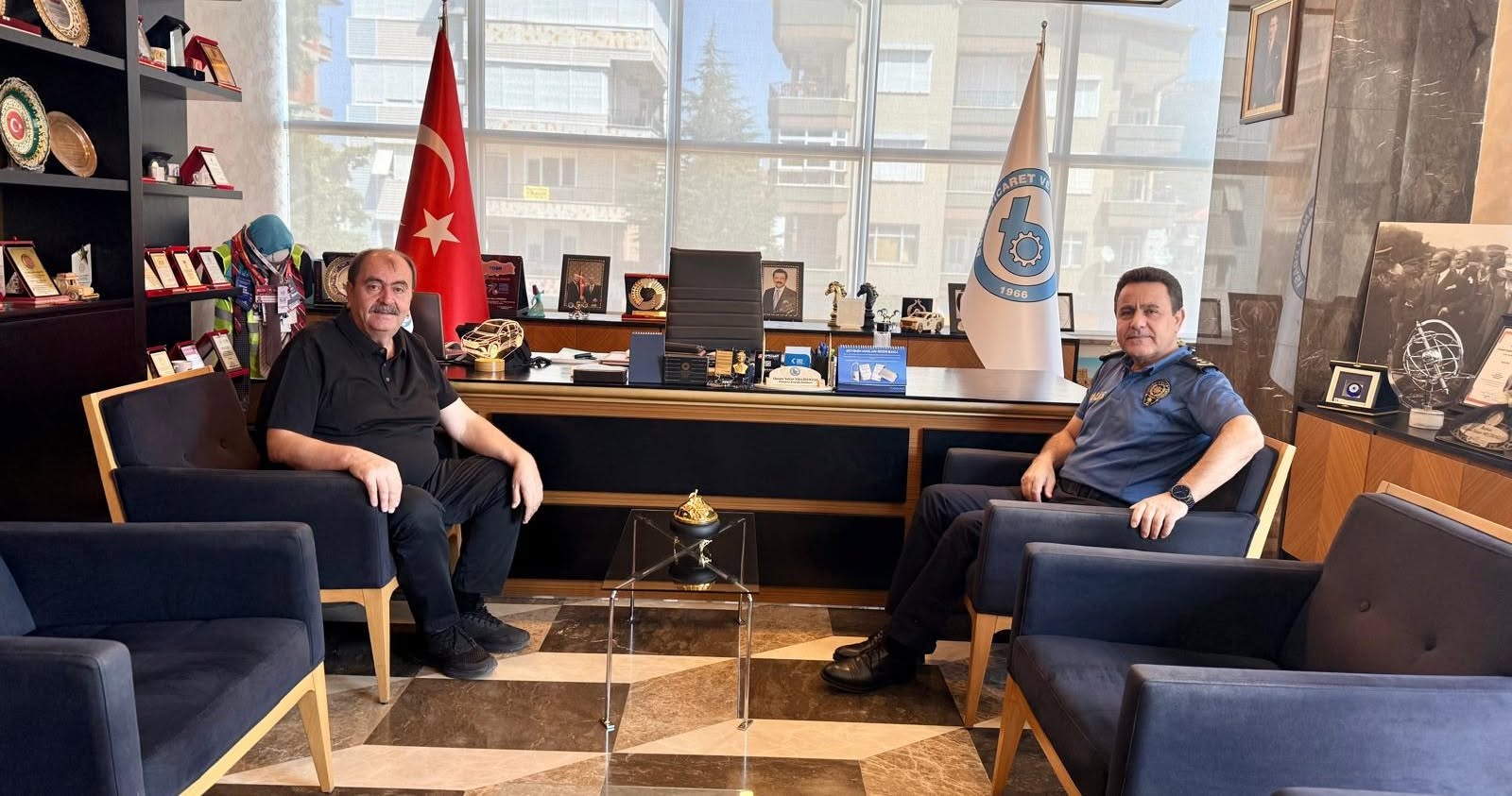Emniyet Müdüründen Başkan Meçikoğlu'na Veda Ziyaret